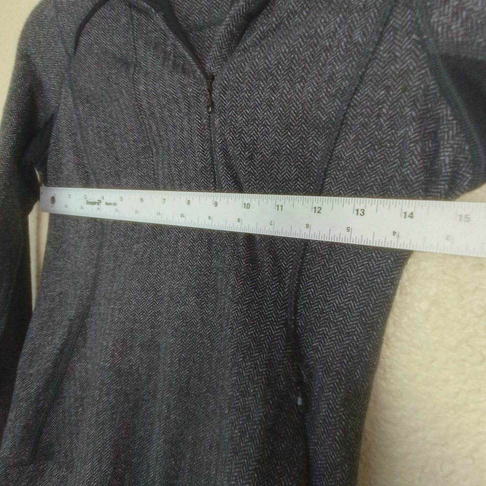 Lululemon Pullover Think Fast Quarter Zip Gray Black Herringbone Sweatshirt Sz 4 - Picture 5 of 13